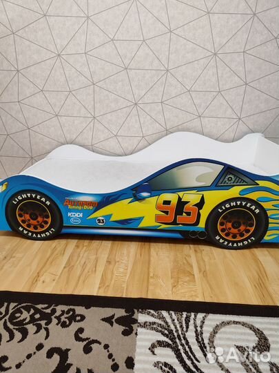 Кровать машинка