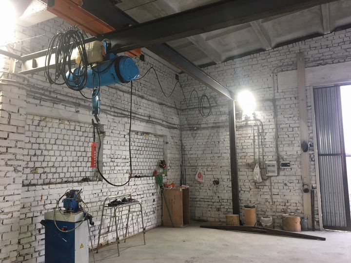 Производственное помещение с кран-балкой 135 м²