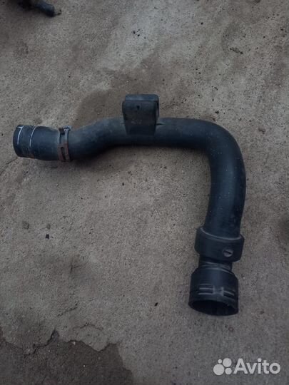 Патрубок радиатора Фольксваген Пассат Б5+