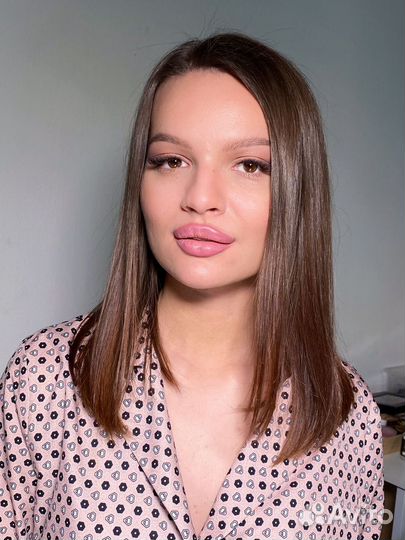 Модель на макияж/брови