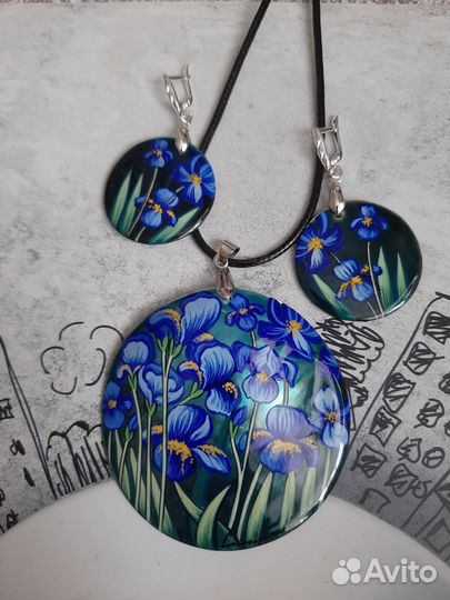 Кулон и серьги 