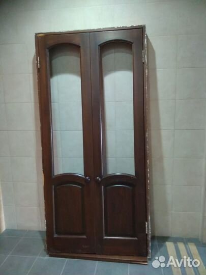 Дверь деревянная
