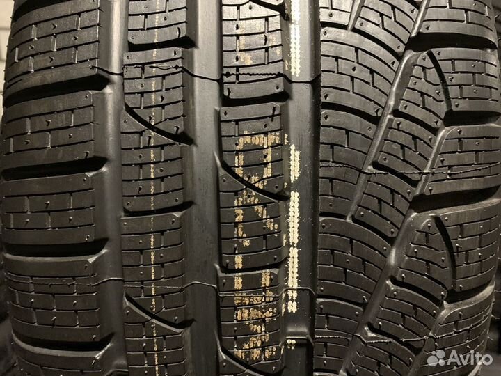 Pirelli Winter Sottozero II 245/40 R20 и 275/35 R20 102Y