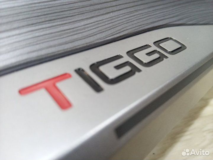 Накладка обшивки двери передняя правая Chery Tiggo