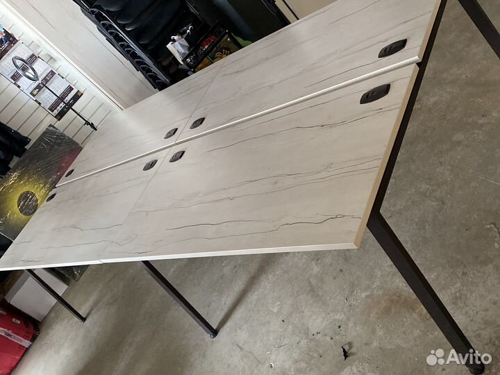 Офисный стол