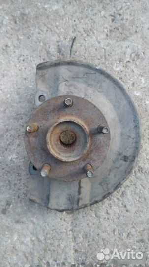 Кулак передний Mitsubishi Outlander