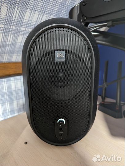 Студийные мониторы JBL 104