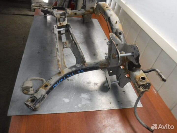 Подрамник задний Volkswagen Golf plus BSE 2008