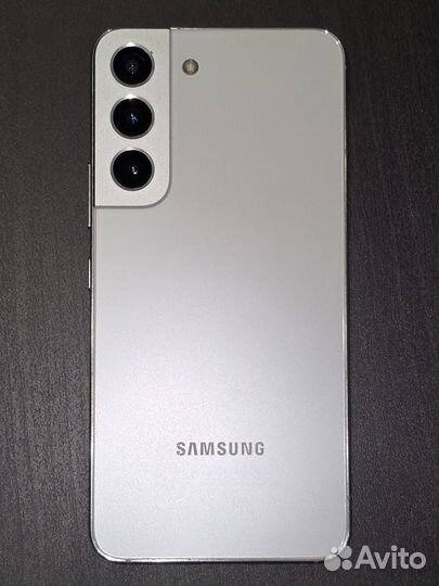 Samsung Galaxy S22, 8/256 ГБ