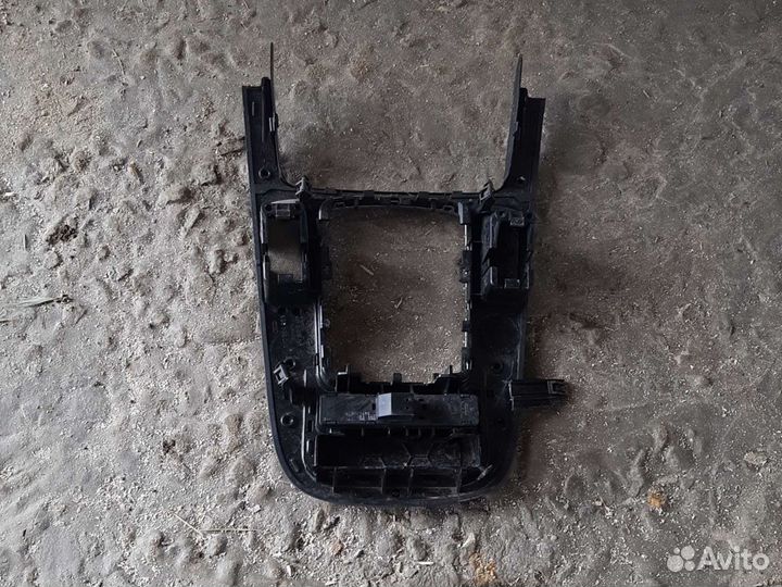 Консоль кпп Audi Q5 08-12