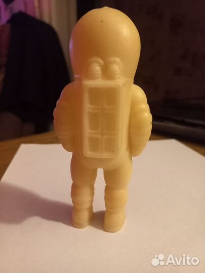 Игрушка космонавт СССР