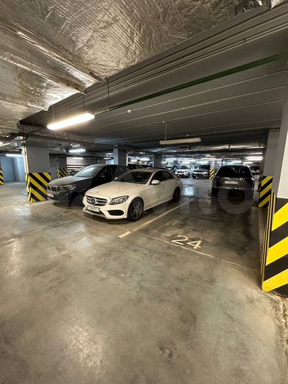 Машиноместо, 13 м²