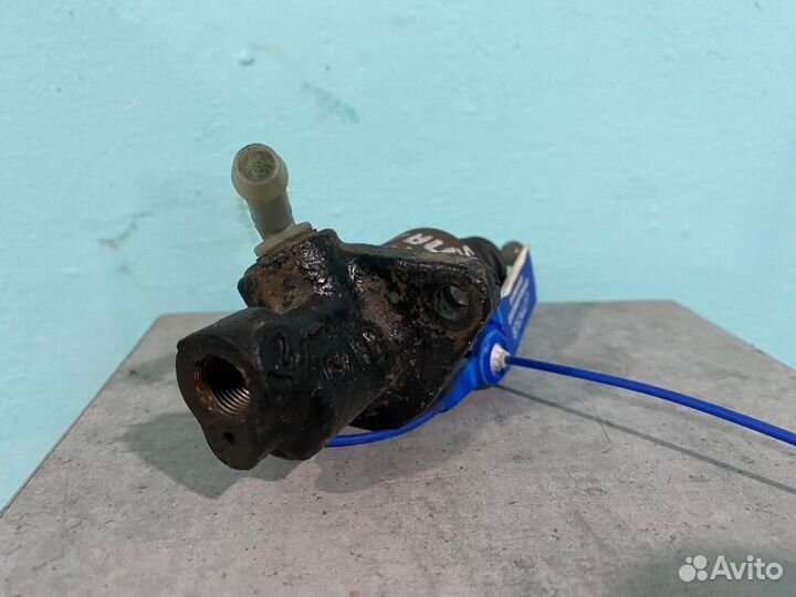 Цилиндр сцепления главный Volkswagen Passat B4