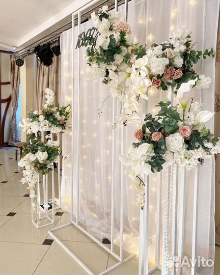 Свадебный декор. Каркасы с цветами