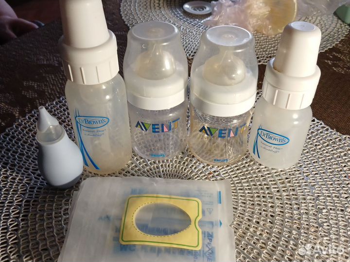 Бутылочки и молокотсос авент