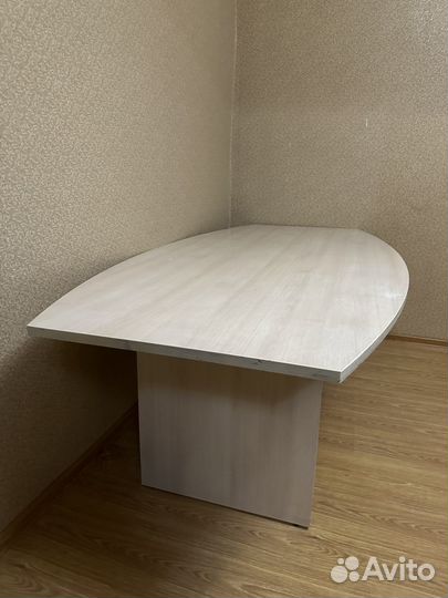 Стол офисный