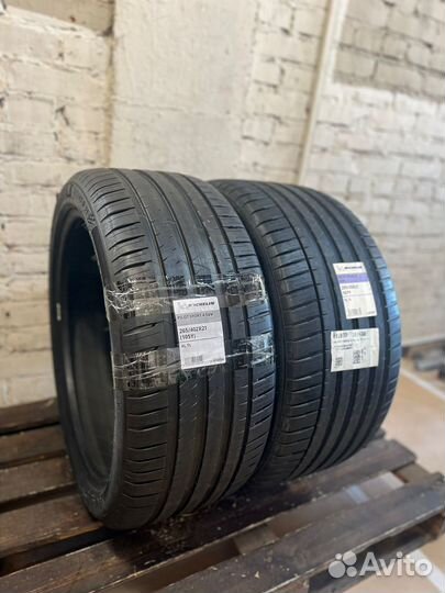 Michelin Pilot Sport 4 SUV 295/35 R21 и 265/40 R21 107Y