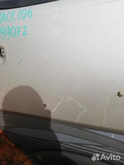 Дверь передняя правая Toyota Hiace KZH106 1KZ-TE