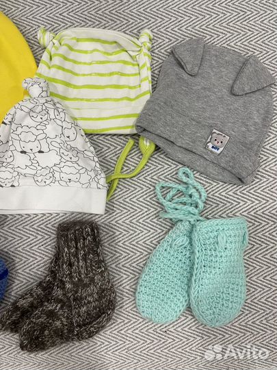 Шапки пинетки носки