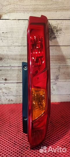 Фонарь задний правый Nissan X-Trail
