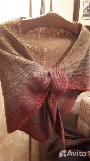 Бактус из итальянского мериноса ручной работы