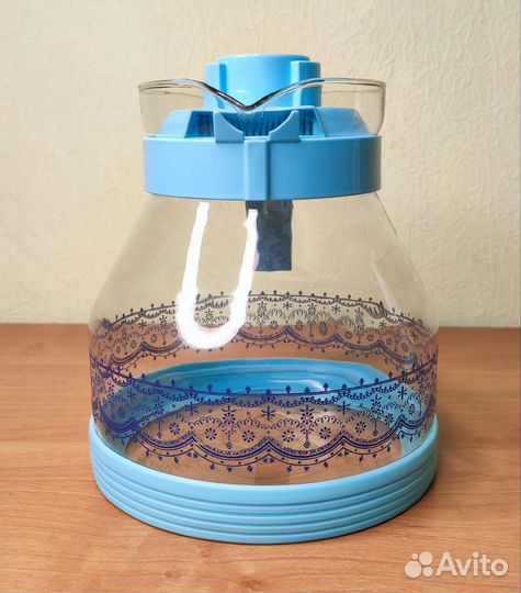 Стеклянный кувшин с крышкой