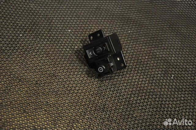 Кнопка Lexus IS250 GSE20