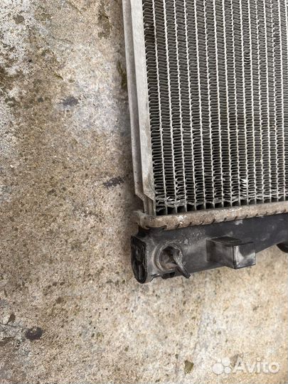 Радиатор охлаждения mitsubishi colt