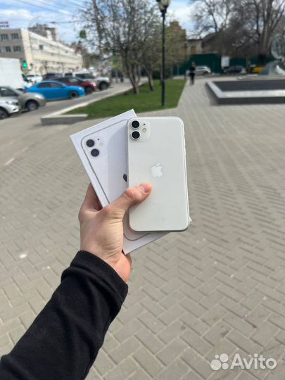 iPhone 11, 64 ГБ