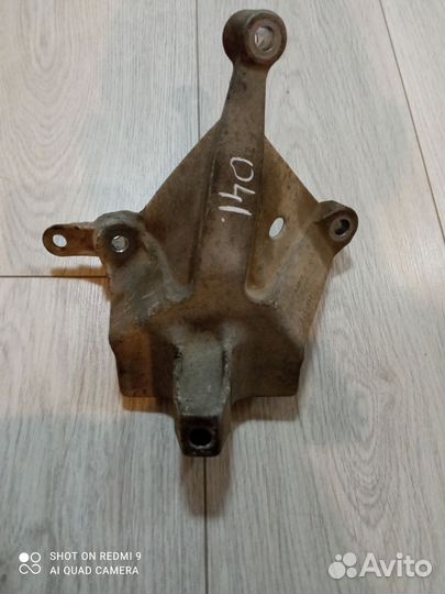 Кронштейн опоры кпп Рено Меган 3 (2008-2014)