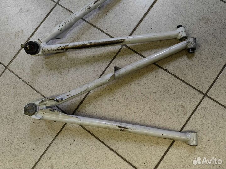 Рычаг нижний правый BRP ski-doo Summit