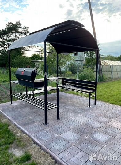 Мангал с крышей
