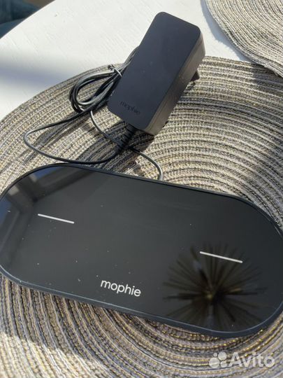 Беспроводная зарядка mophie