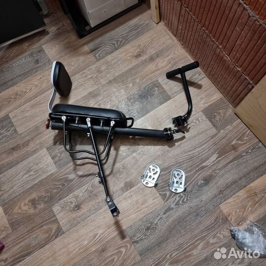 Детское сиденье на багажнике для велосипеда