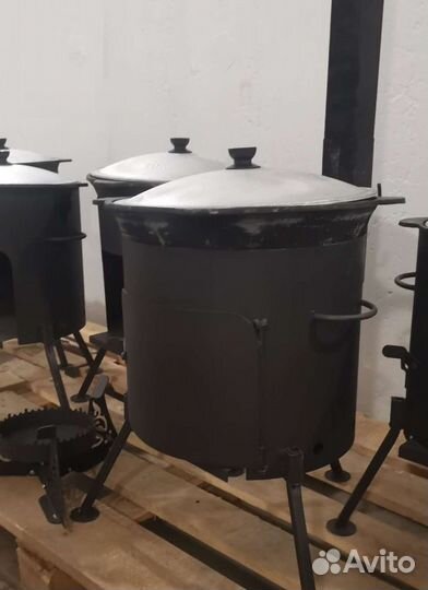 Печь под казан с трубой и дверцей