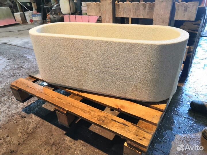 Вазон уличный из фактурного бетона 320х320х420 мм