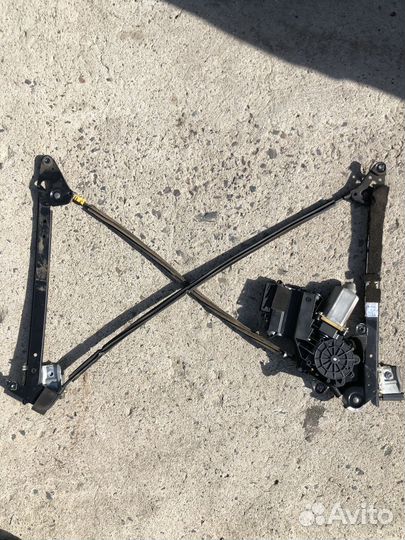 Стеклоподъемник задний правый Volkswagen Sharan 1