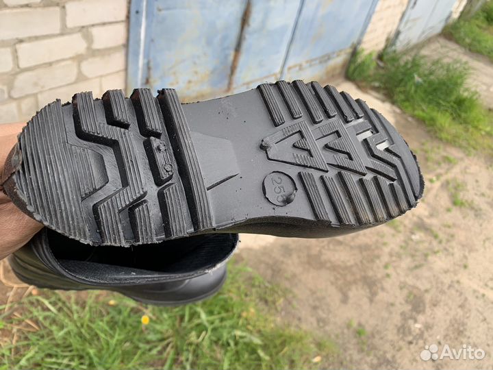 Резиновые сапоги