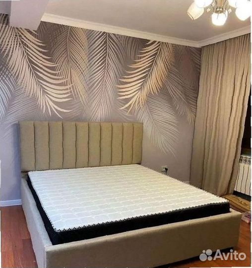 Двуспальная кровать с подъемным механизмом