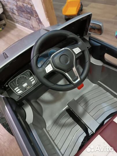 Детский электромобиль