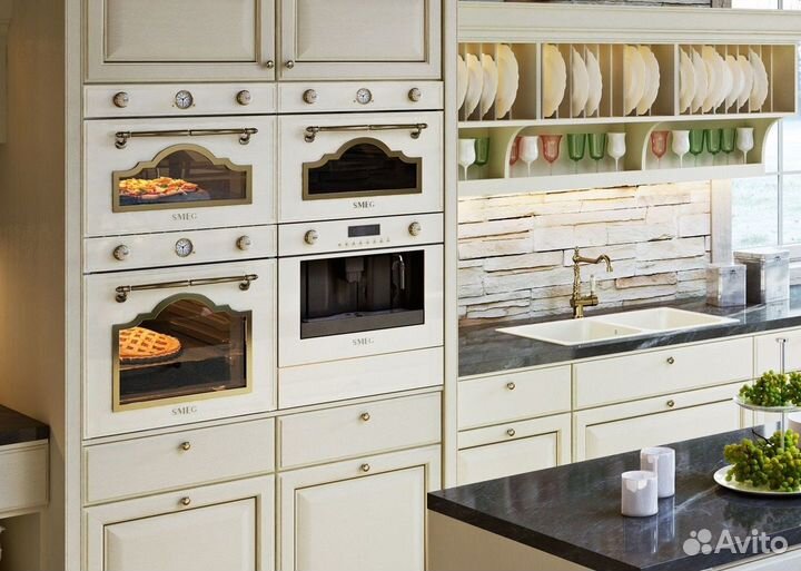 Комплект Smeg духовой шкаф, свч коллекция Cortina