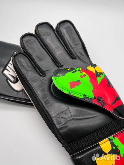 Вратарские перчатки adidas nike puma