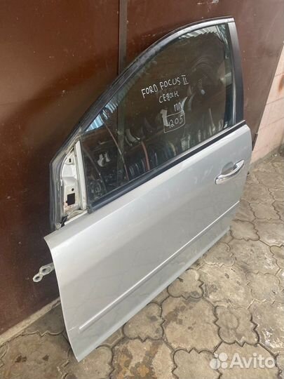 Передняя левая дверь Ford Focus 2 оригинал 4205
