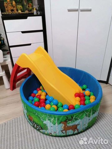 Сухой бассейн с шариками