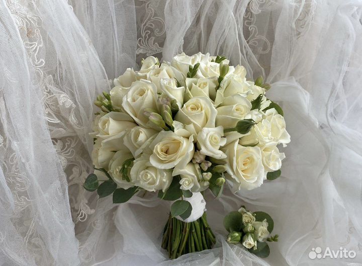 Свадебный букет невесты из растений и цветов