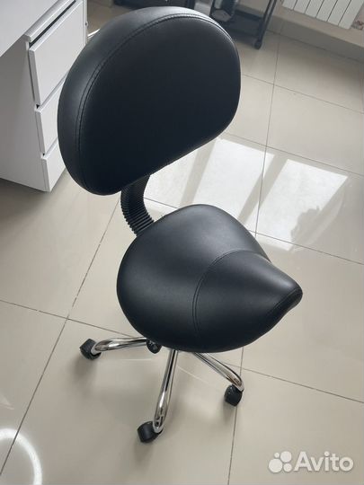Стул седло со спинкой для мастера