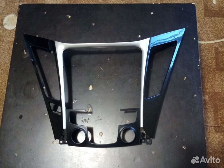 Штатная магнитола с рамкой от Hyundai Sonata