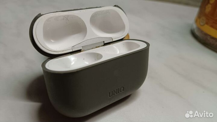 Оригинальный кейс от airpods pro