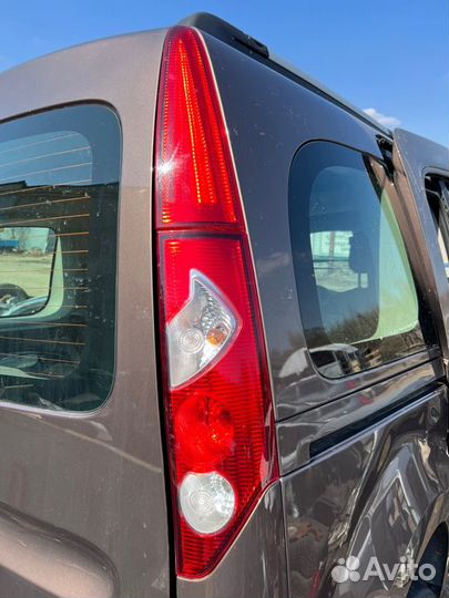 Фонарь задний правый Renault Kangoo KW0Y K7M750