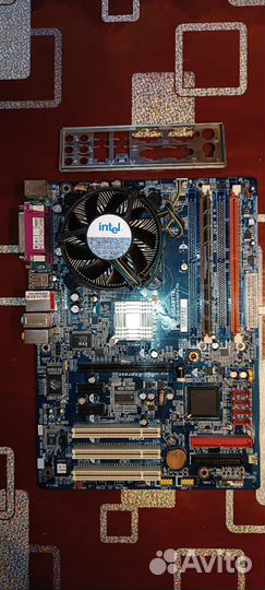 Материнская плата с процессором и памятью